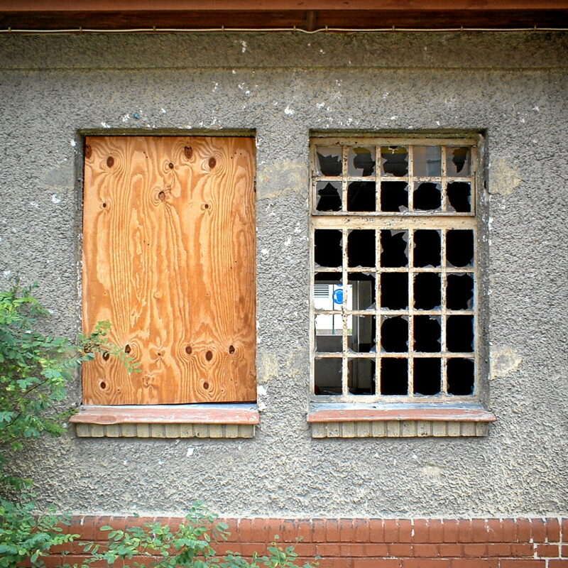 Unsaniertes Kasernen-Gebäude (Fürth, Südstadtpark)