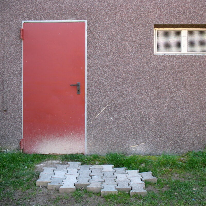 Hinterseite eines Sportheimes in Weierbach bei Idar-Oberstein