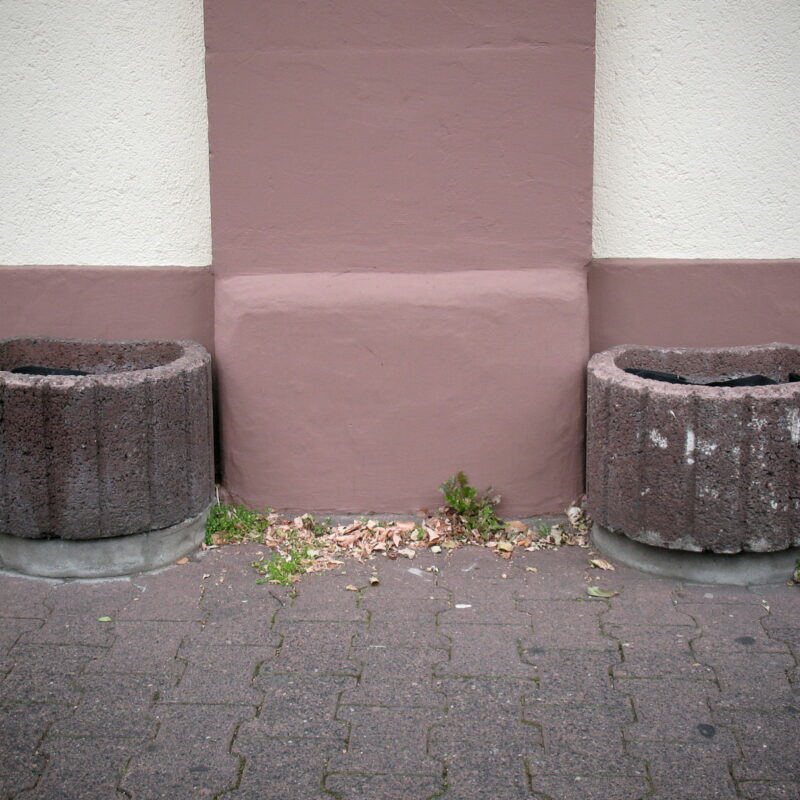 Unbepflanzte Pflanzsteine in Frankfurt (Main)