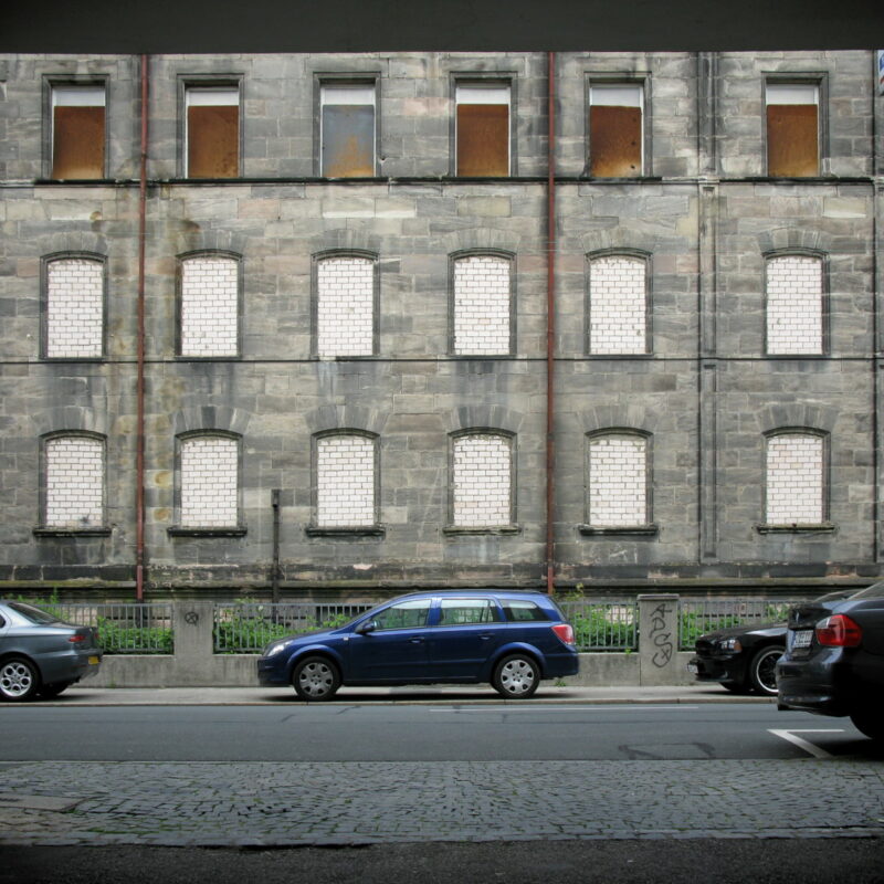 Blick aus einer Hofdurchfahrt (Nürnberg, Schloßäckertraße)